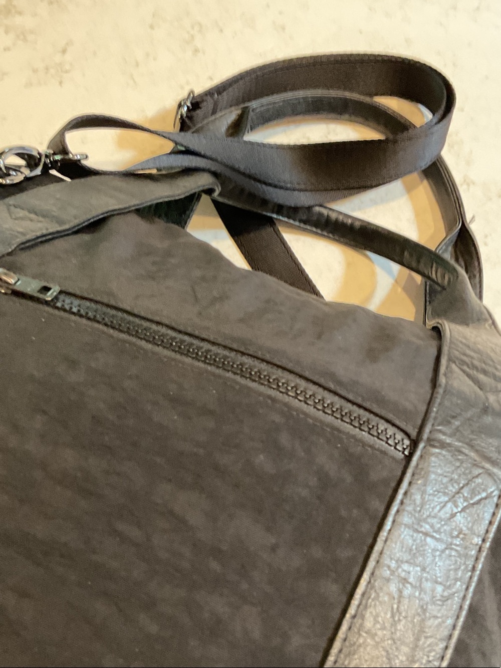 Lucy Work to Workout Canvas Weekender Bag with shoulder strap black NWOT yoga - Picture 12 of 16